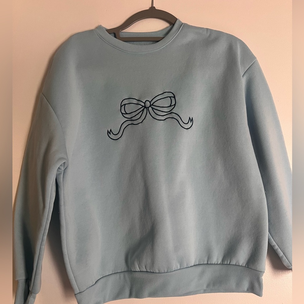 SHEIN Blue Sweatshirt with Bow Design
